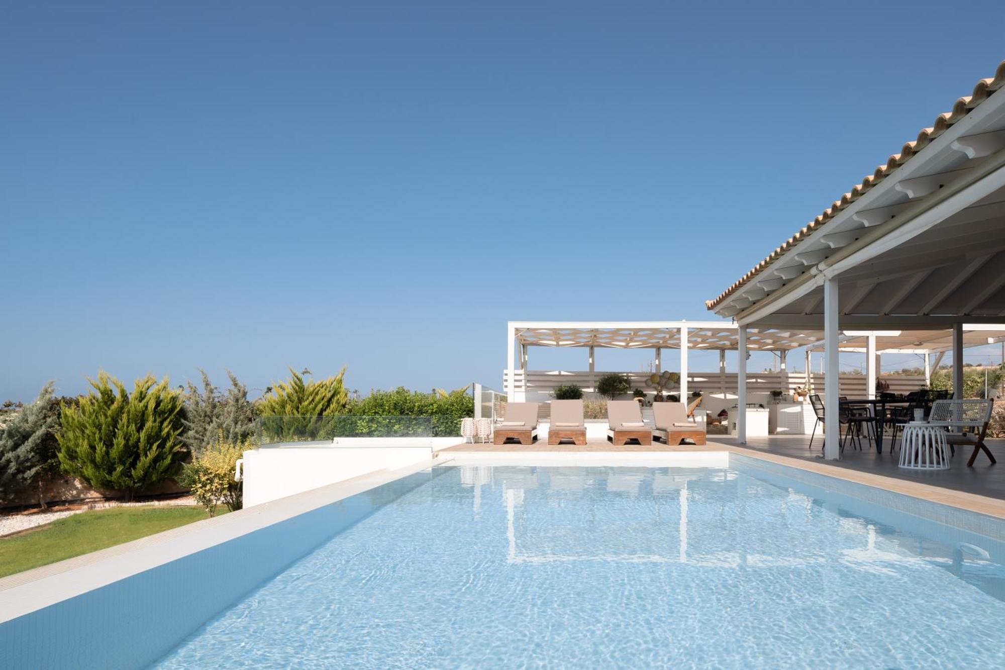 Alba Bianca Villa, Family Retreat With Heated Pool By Thinkvilla Hersonissos  Exterior photo